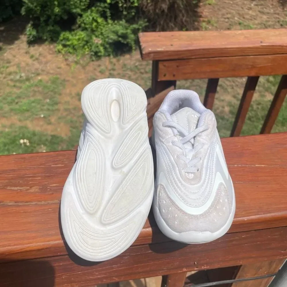 Adidas Ozelia Toddler 11 cream easy on sneakers